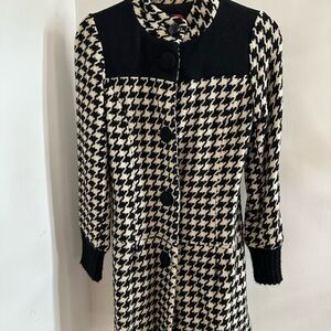 Stylish Vintage Black and White Houndstooth Coat/Jacket
